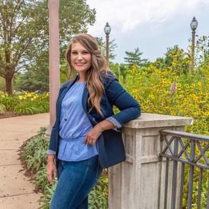 Meet your Posher, Hilary